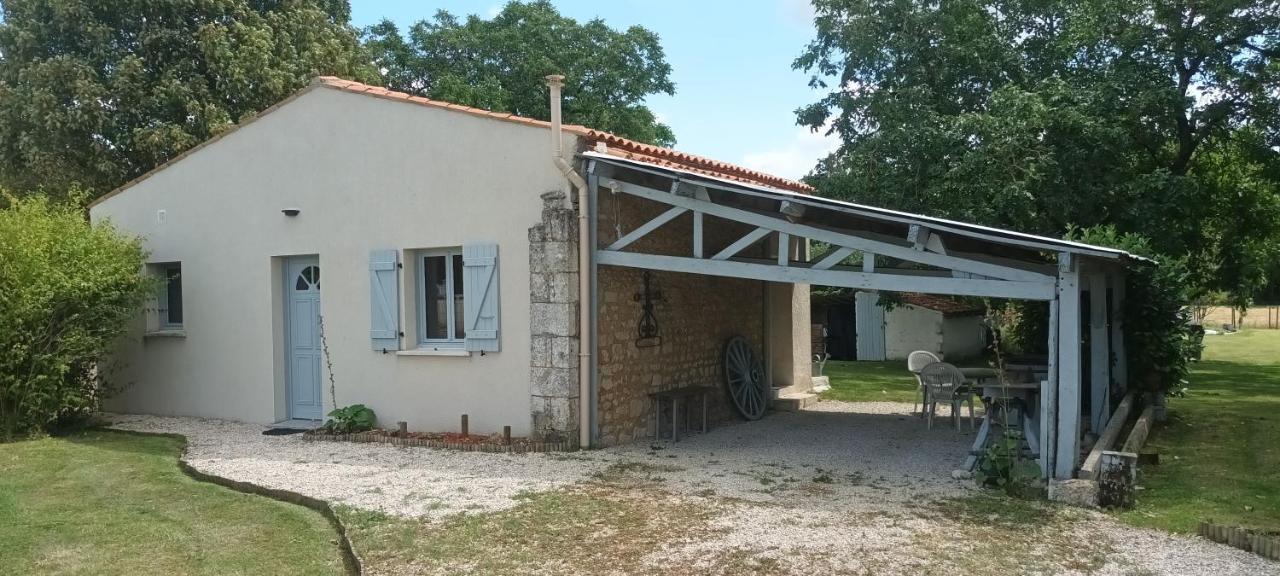 Le Clos Des Chevaliers Pons Exterior foto